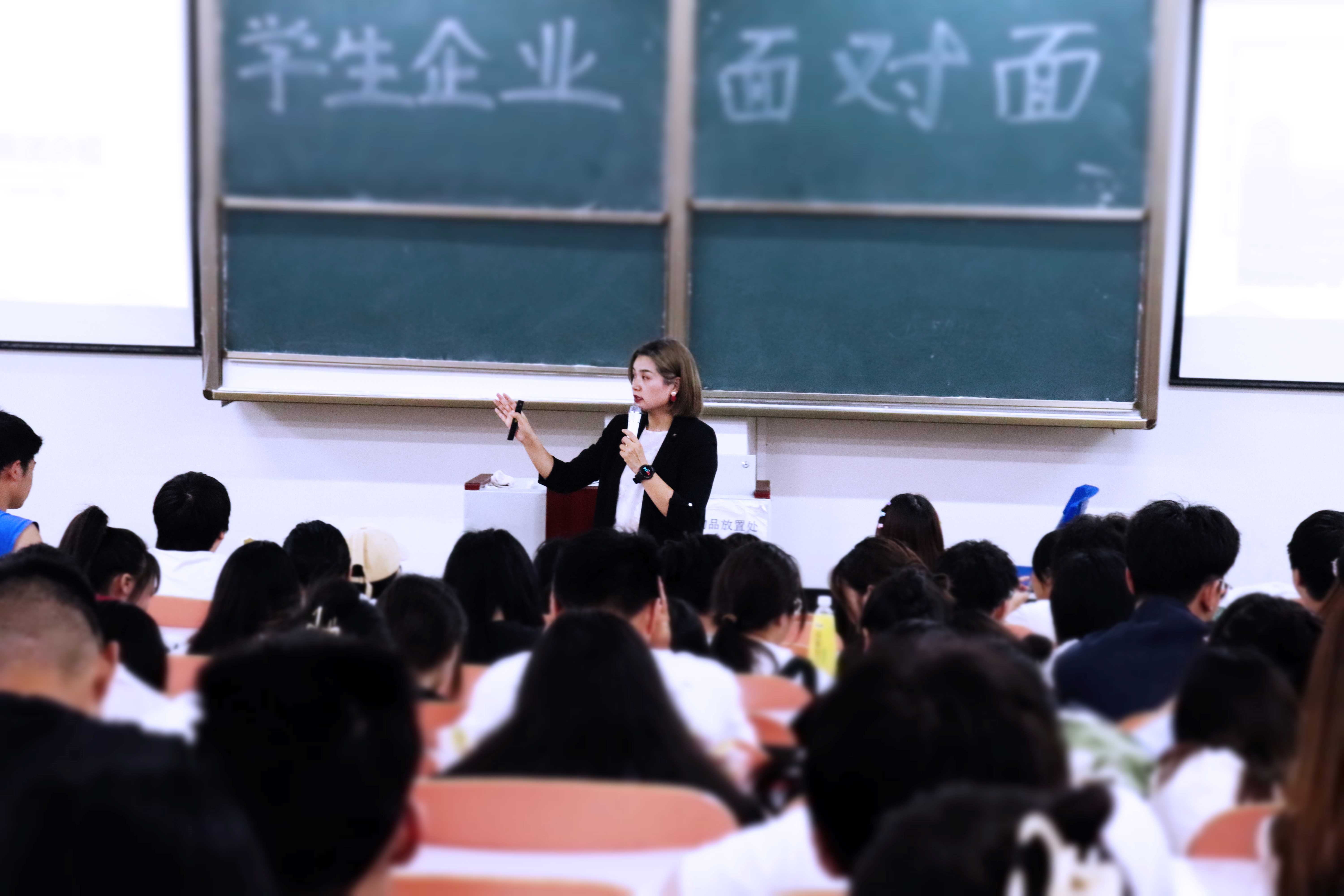 1-23051QJU1b1.jpg