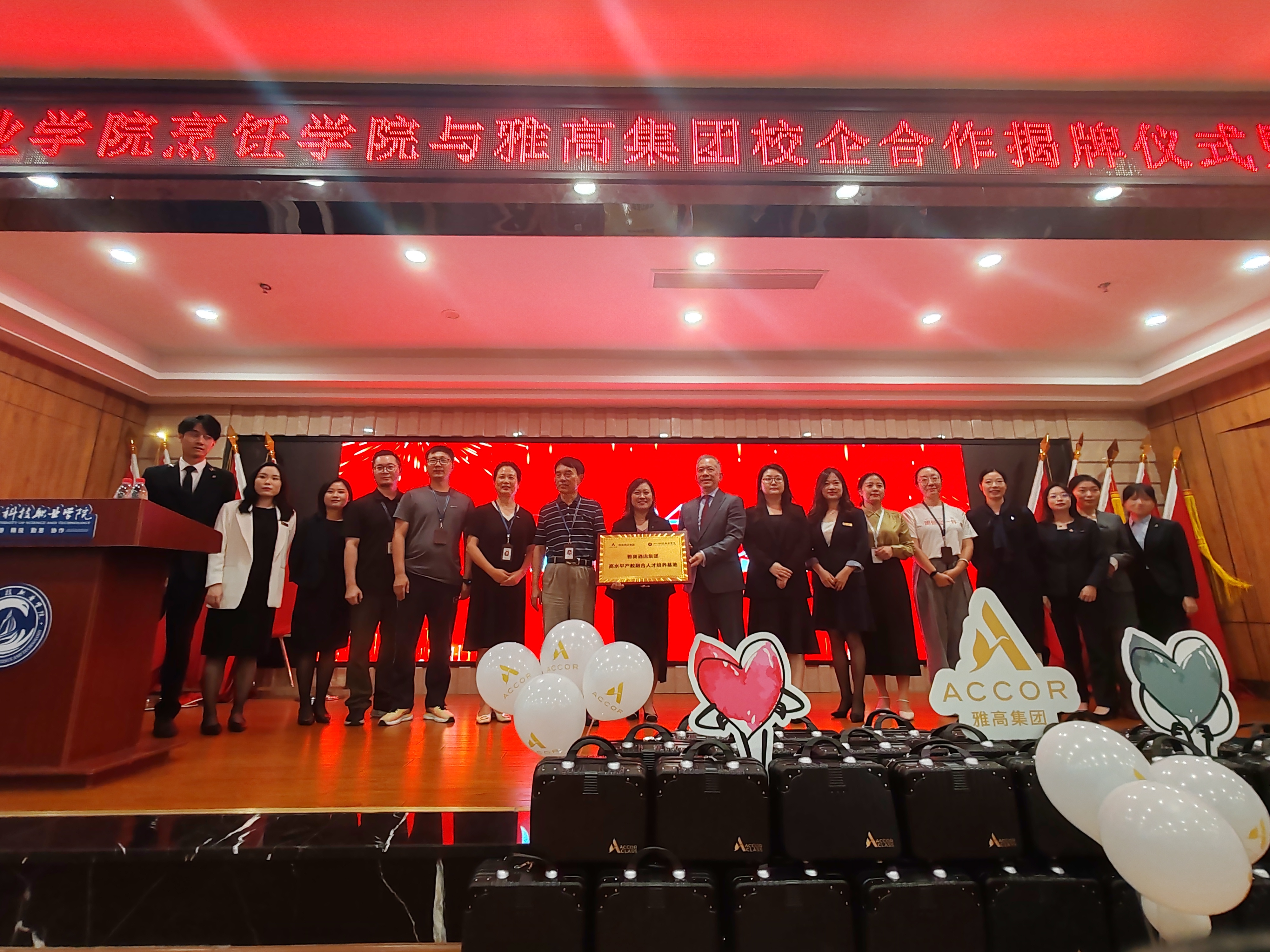 1-24092G1214DO.jpg