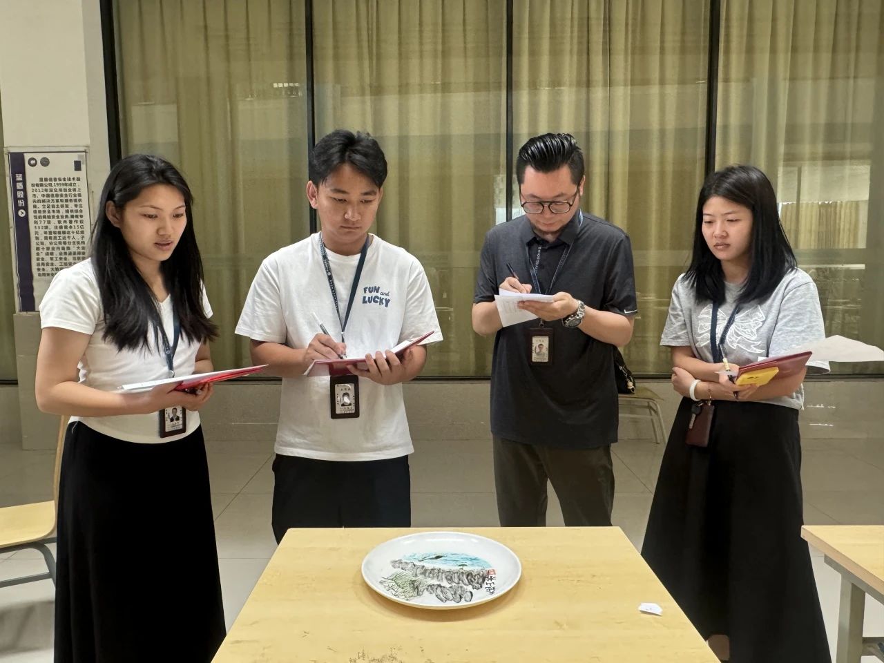 1-2505231FPY37.jpg