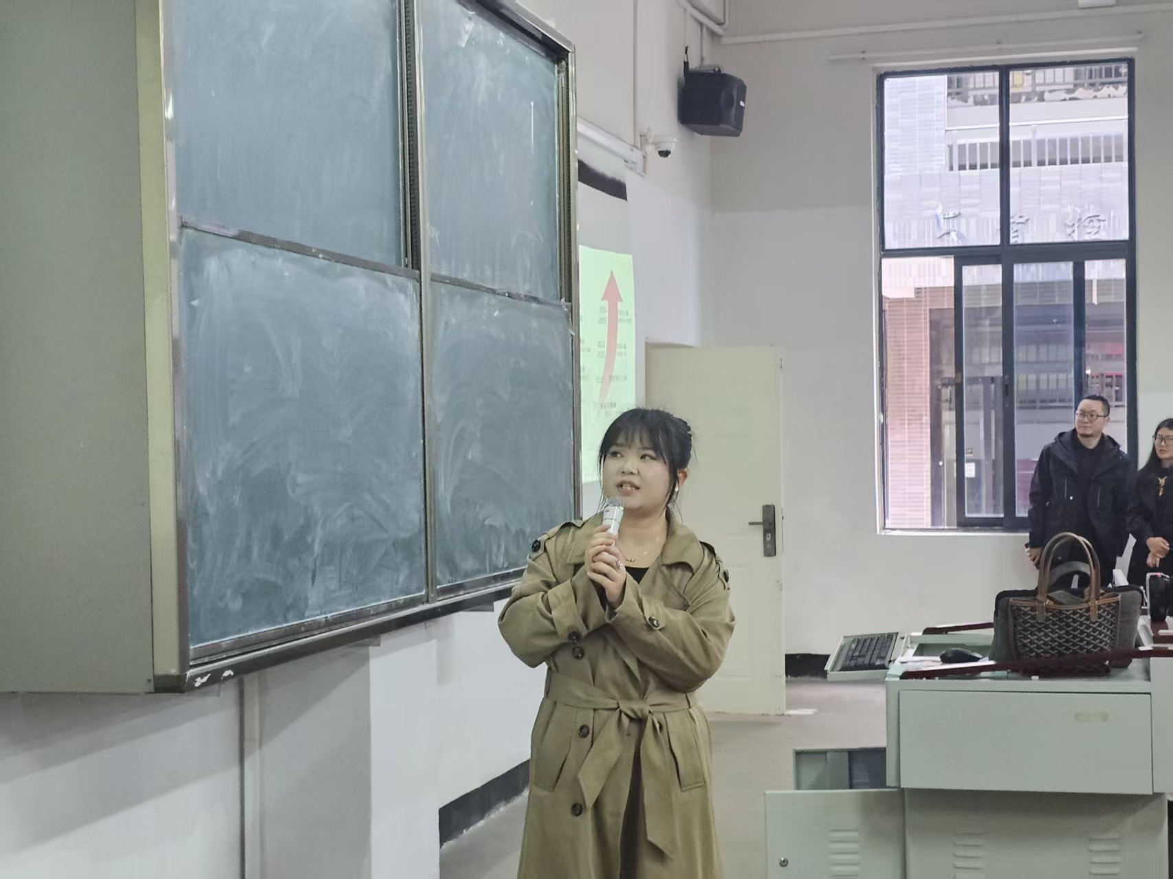 1-251024152TU20.jpg 1-251024152TU20.jpg